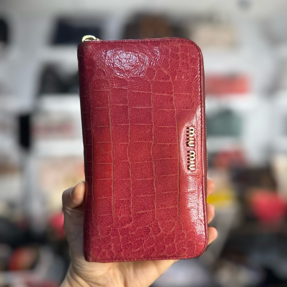 MIU MIU ZIP WALLET